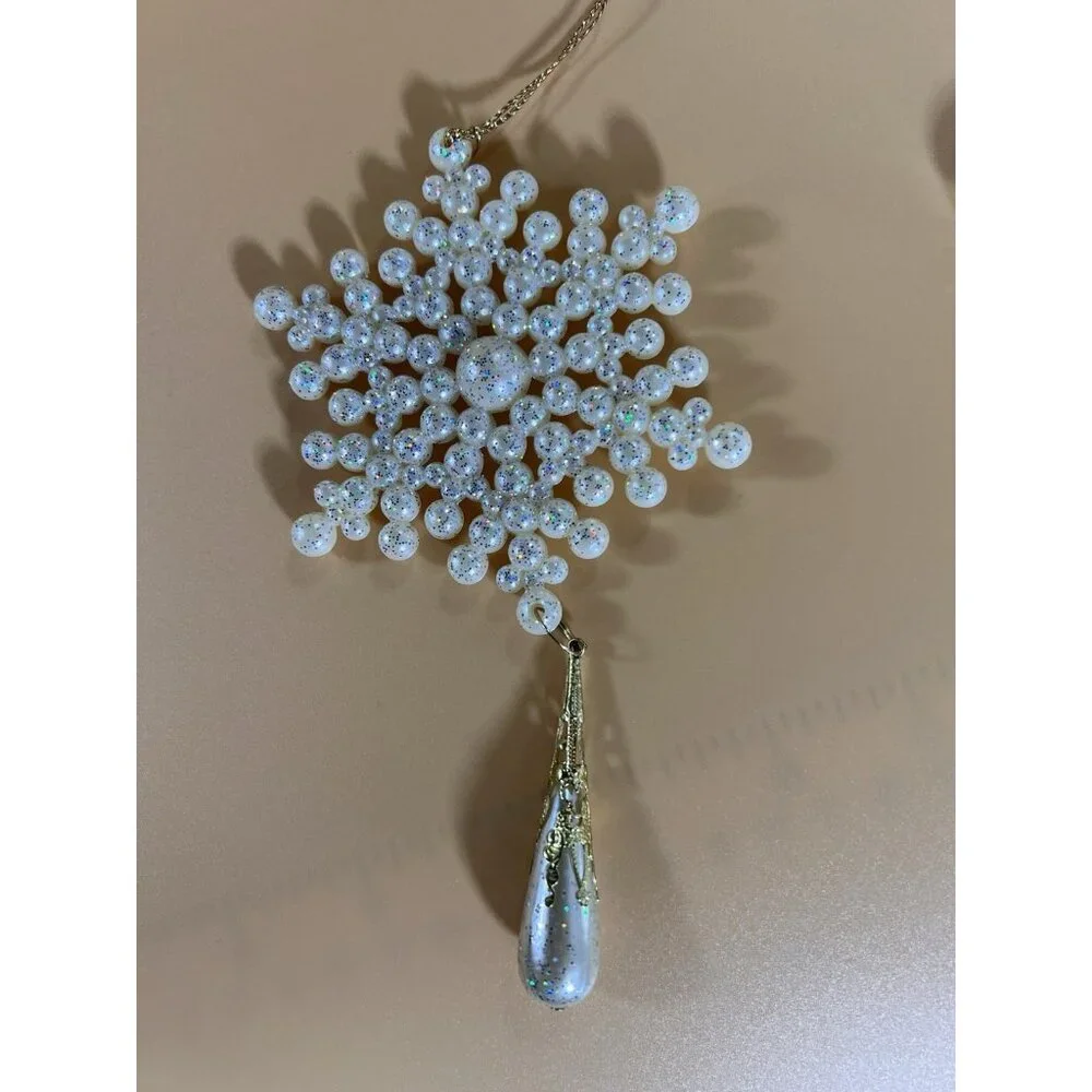 Eclectic‎ Mix Of Ornaments Cream, White, Pearl, Dove 15 pieces
